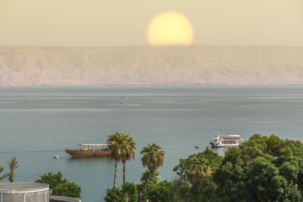 Luxury Apartment On The Lake Tiberias Buitenkant foto